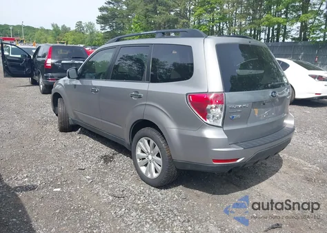 2011 Subaru Forester 2.5X Premium z USA, uszkodzony, nr VIN JF2SHBCC0BH749695